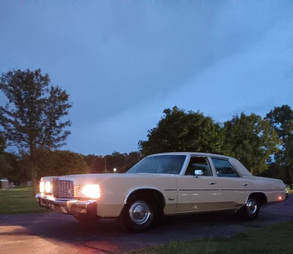 Chrysler-Newport-1976-6