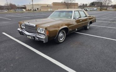 Chrysler-Newport-1977-Brown-Gold-Cloth-8