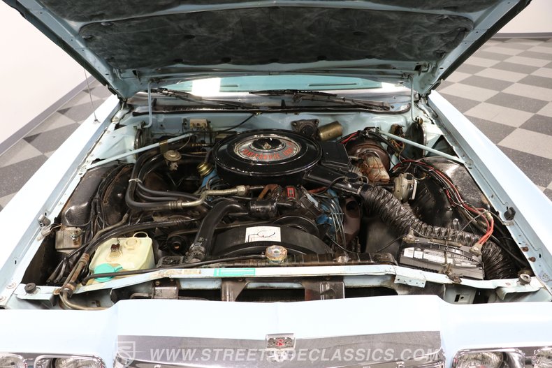 Chrysler-Newport-1977-Light-Blue-Blue-10