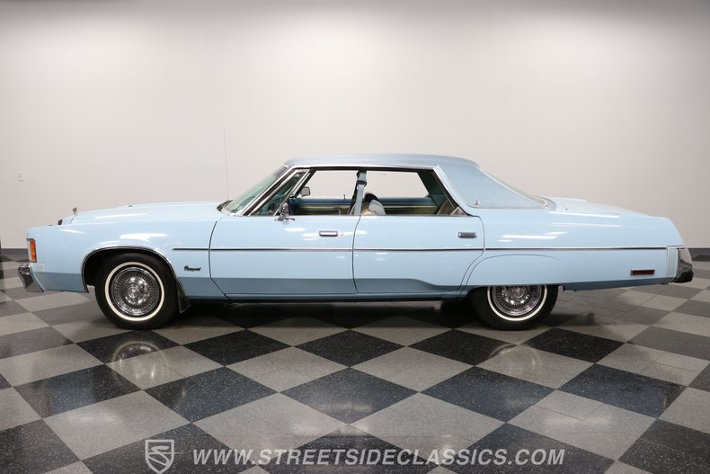 Chrysler-Newport-1977-Light-Blue-Blue-14