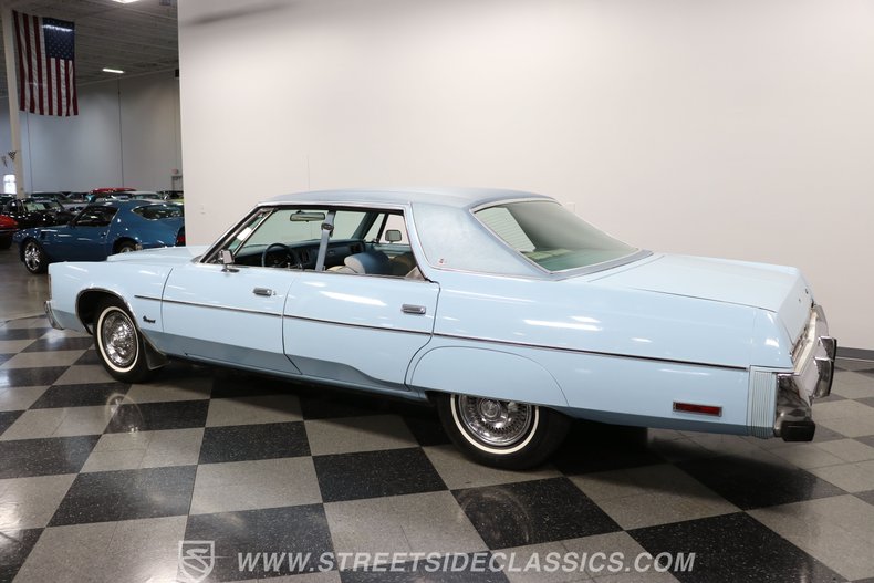 Chrysler-Newport-1977-Light-Blue-Blue-15
