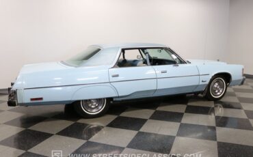 Chrysler-Newport-1977-Light-Blue-Blue-21