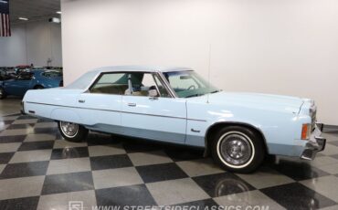 Chrysler-Newport-1977-Light-Blue-Blue-23