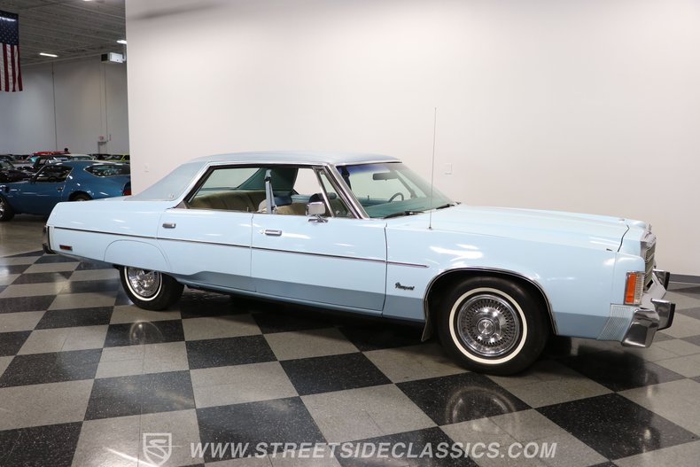 Chrysler-Newport-1977-Light-Blue-Blue-23