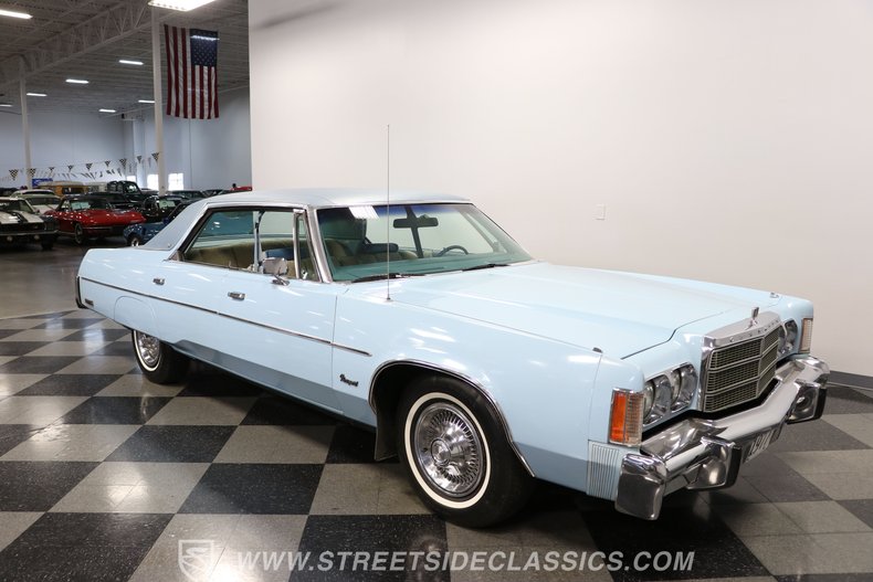 Chrysler-Newport-1977-Light-Blue-Blue-24