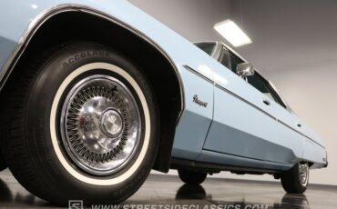 Chrysler-Newport-1977-Light-Blue-Blue-29
