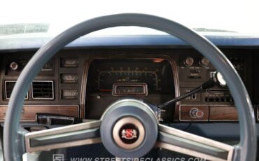 Chrysler-Newport-1977-Light-Blue-Blue-3