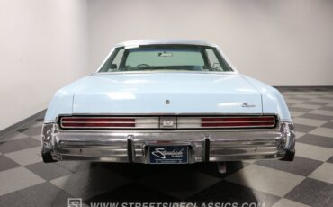Chrysler-Newport-1977-Light-Blue-Blue-34