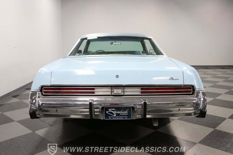 Chrysler-Newport-1977-Light-Blue-Blue-34