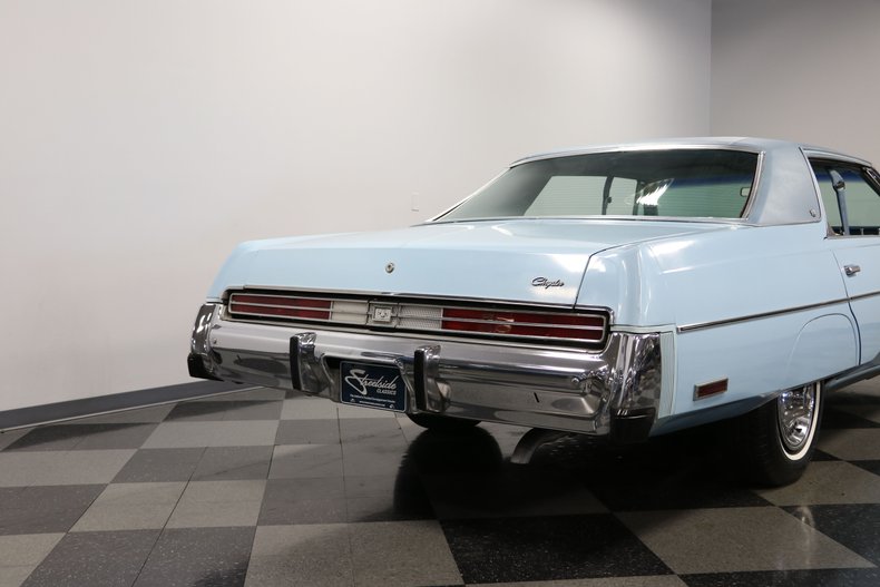 Chrysler-Newport-1977-Light-Blue-Blue-36