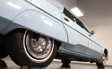 Chrysler-Newport-1977-Light-Blue-Blue-37