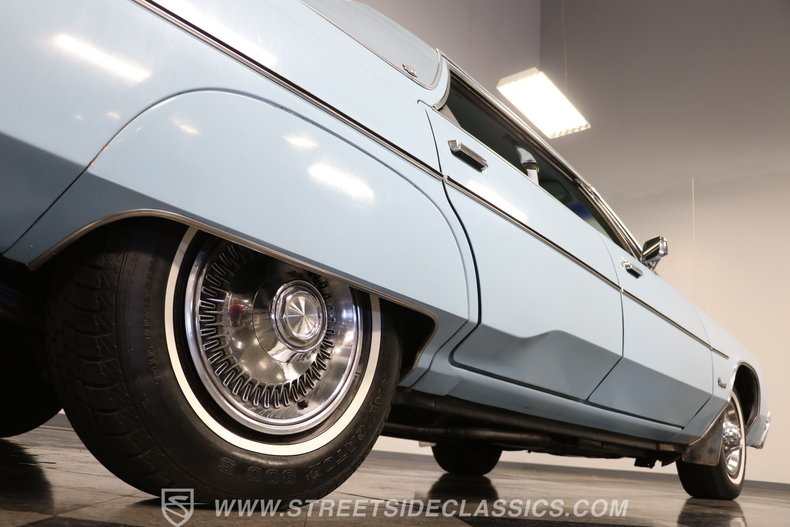 Chrysler-Newport-1977-Light-Blue-Blue-37