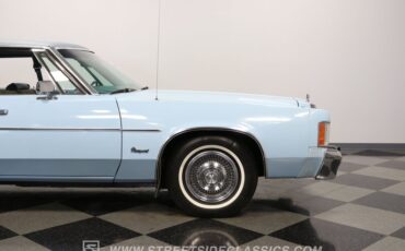 Chrysler-Newport-1977-Light-Blue-Blue-40