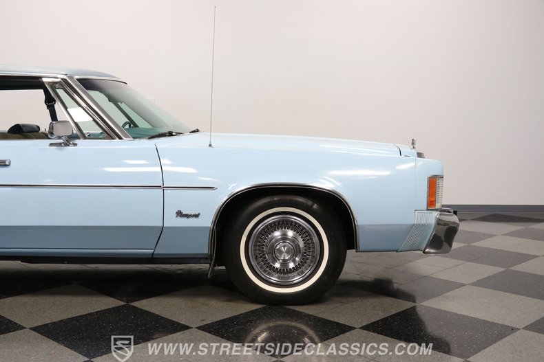 Chrysler-Newport-1977-Light-Blue-Blue-40
