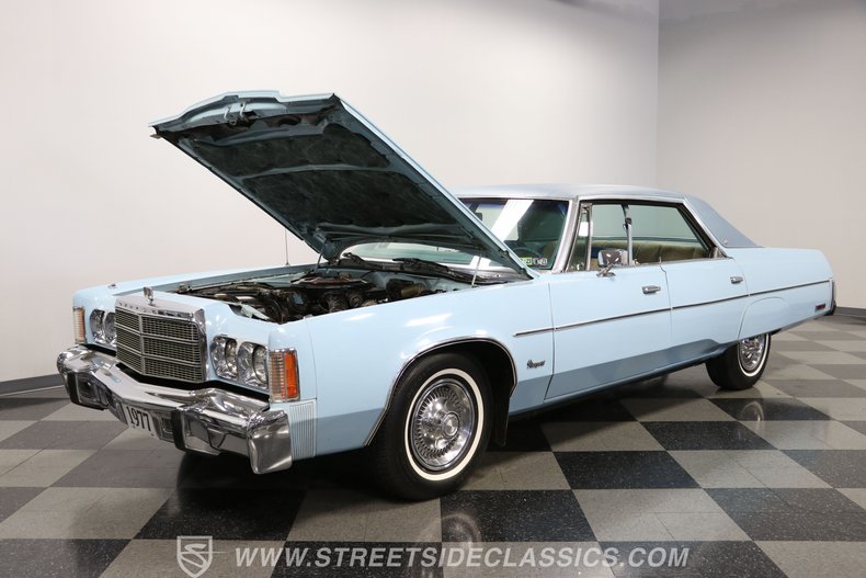 Chrysler-Newport-1977-Light-Blue-Blue-42