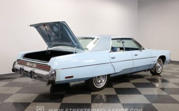 Chrysler-Newport-1977-Light-Blue-Blue-47