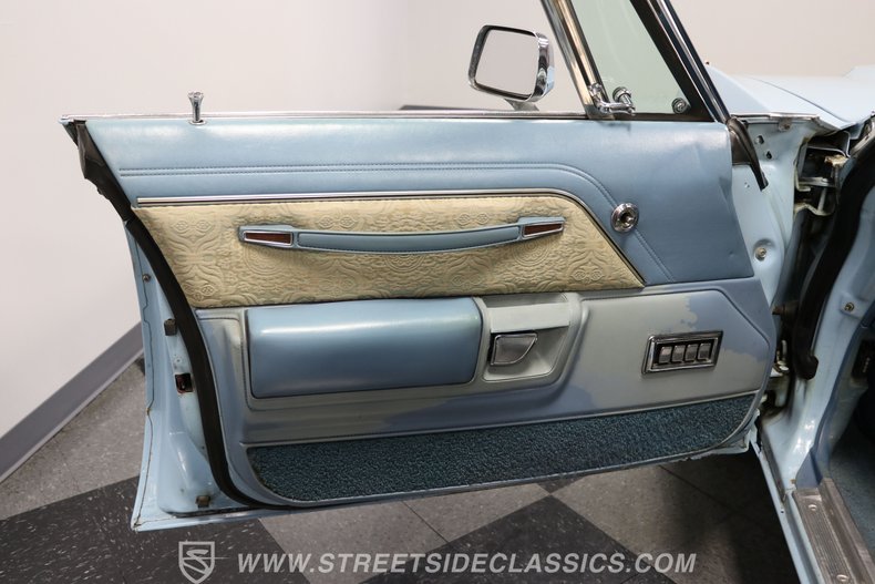 Chrysler-Newport-1977-Light-Blue-Blue-7
