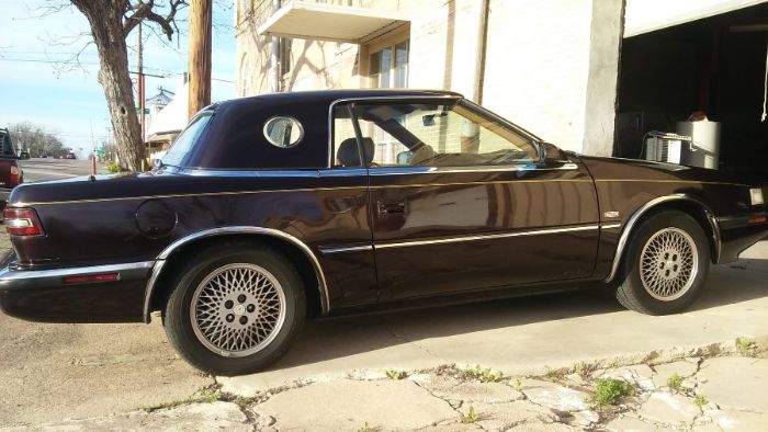Chrysler-Other-1989-Burgundy-Tan-18