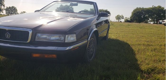 Chrysler-Other-1989-Burgundy-Tan-20