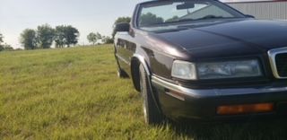 Chrysler-Other-1989-Burgundy-Tan-25