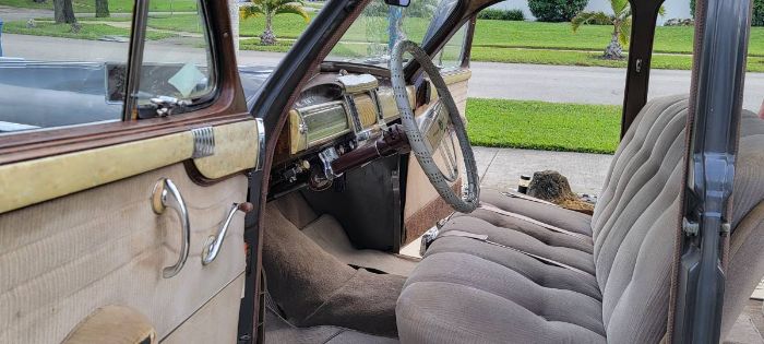 Chrysler-Royal-1941-Gray-8