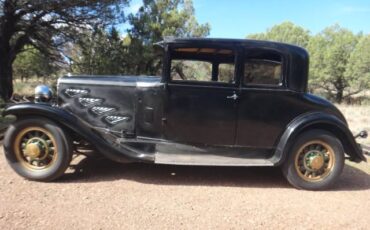 Chrysler-crown-coupe-series-77-1930-black-16
