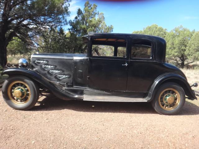 Chrysler-crown-coupe-series-77-1930-black-16