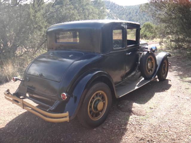 Chrysler-crown-coupe-series-77-1930-black-3