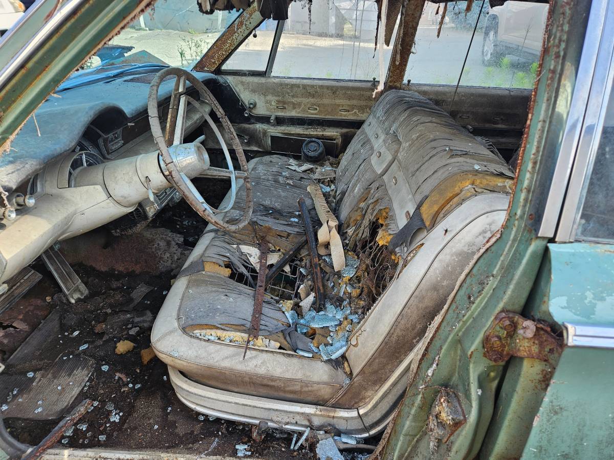 Chrysler-new-yorker-1965-green-5