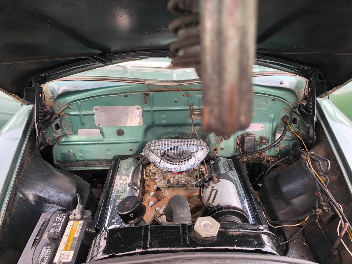 Chrysler-saratoga-1952-green-12