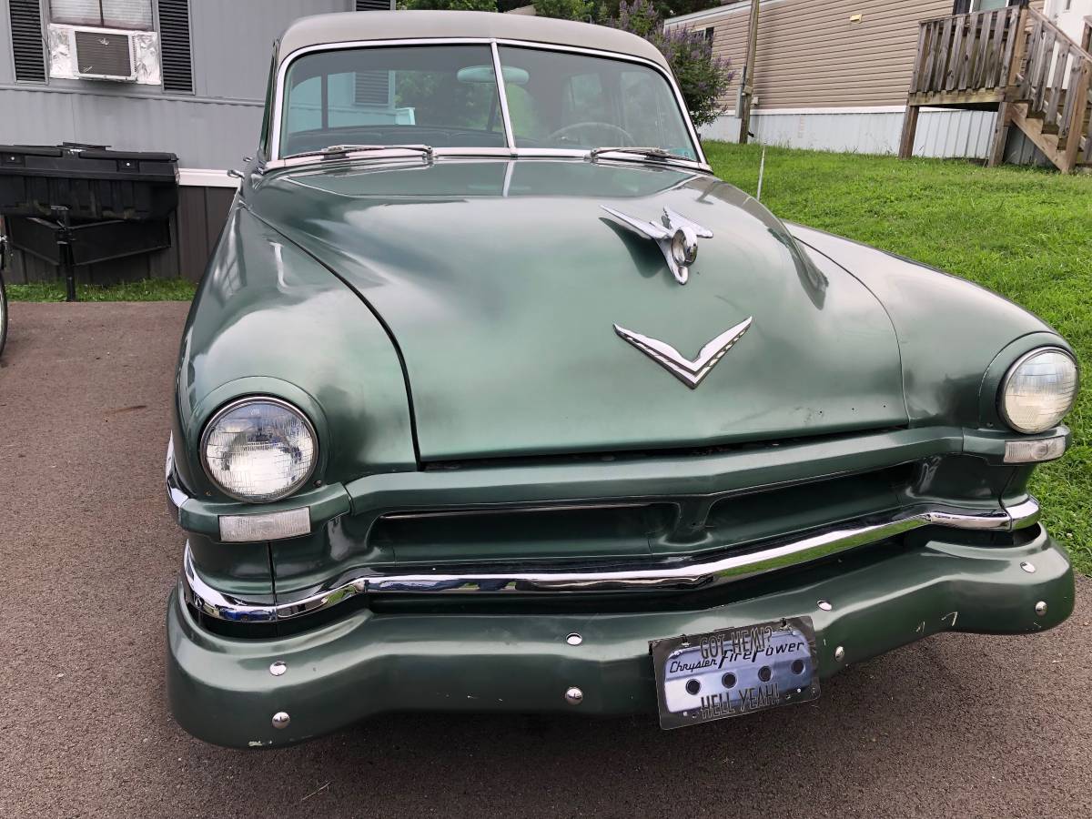 Chrysler-saratoga-1952-green-3