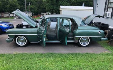 Chrysler-saratoga-1952-green