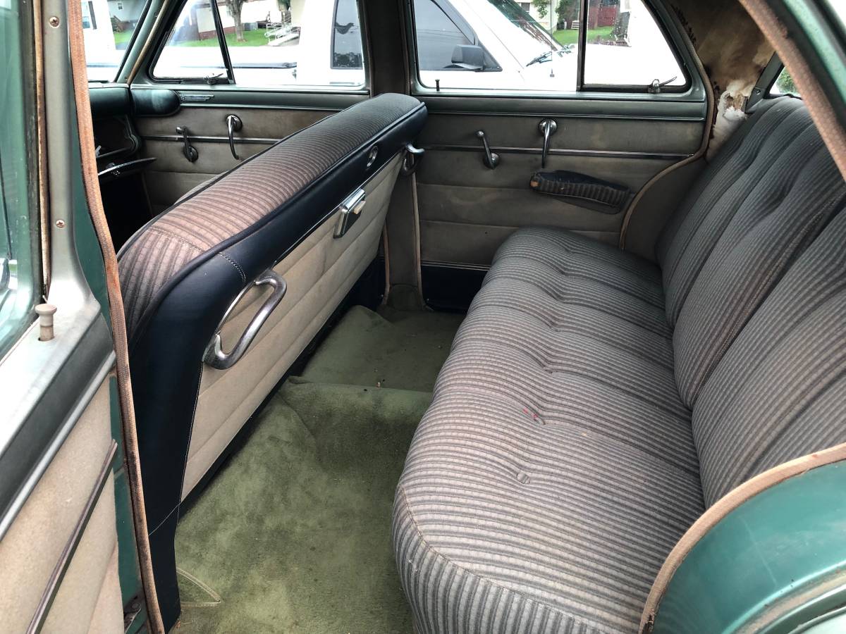 Chrysler-saratoga-1952-green-6