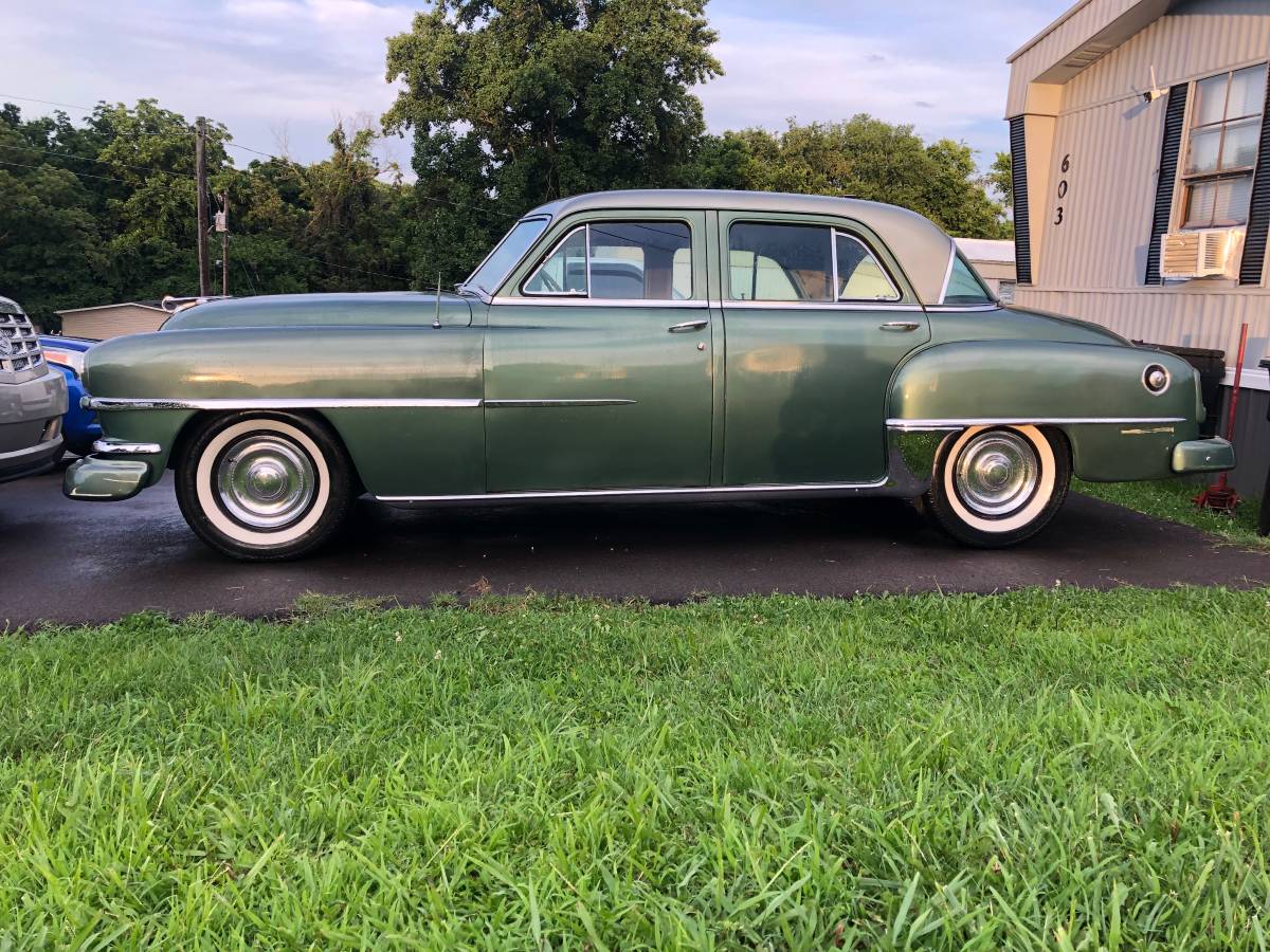Chrysler-saratoga-1952-green-7