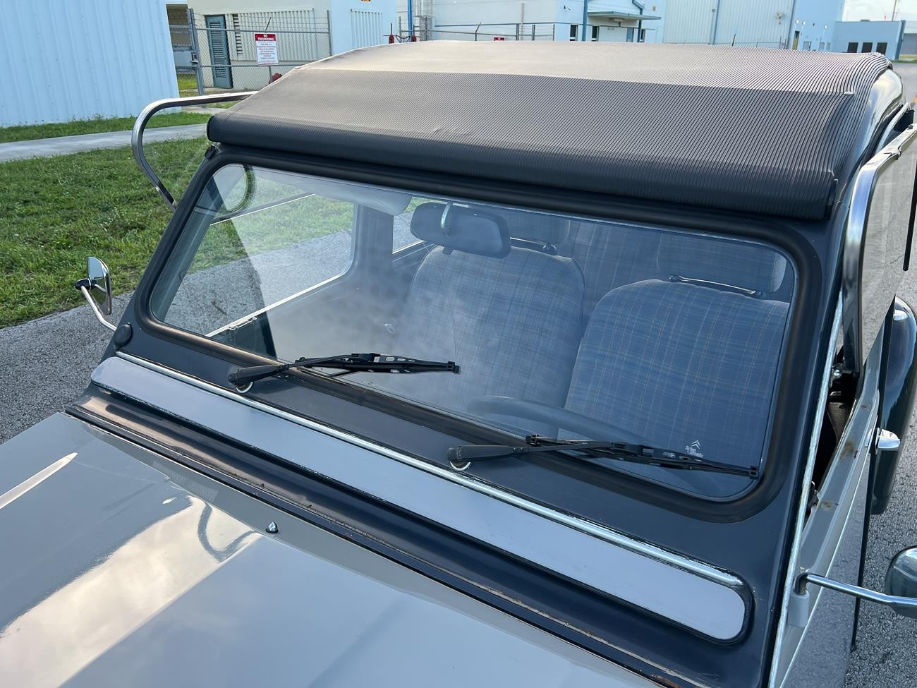 Citroen-2CV-1985-coupe-17