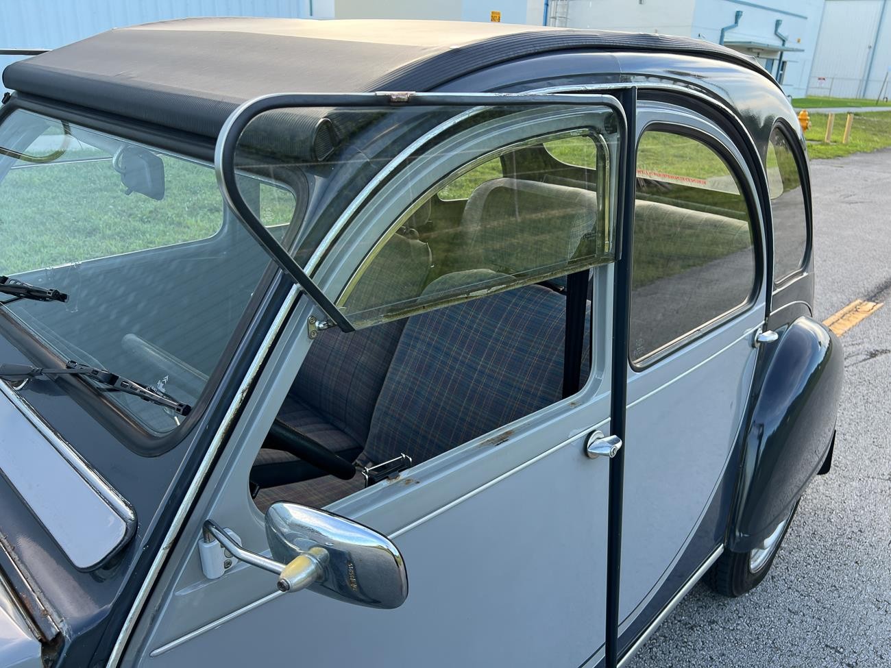 Citroen-2CV-1985-coupe-22
