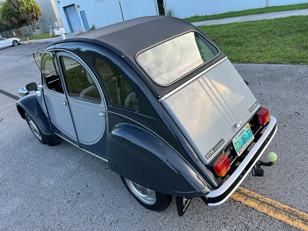Citroen-2CV-1985-coupe-3