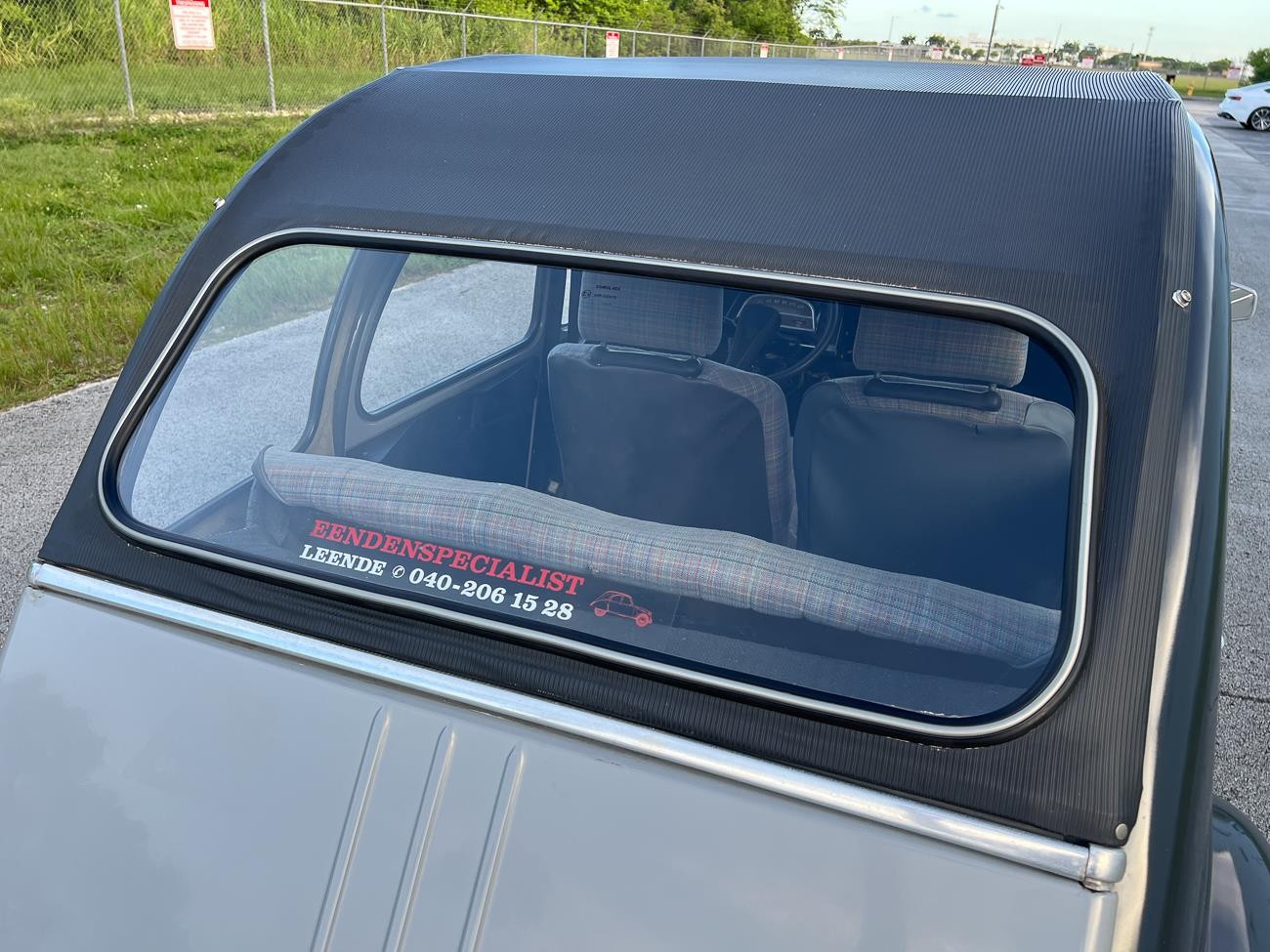 Citroen-2CV-1985-coupe-30