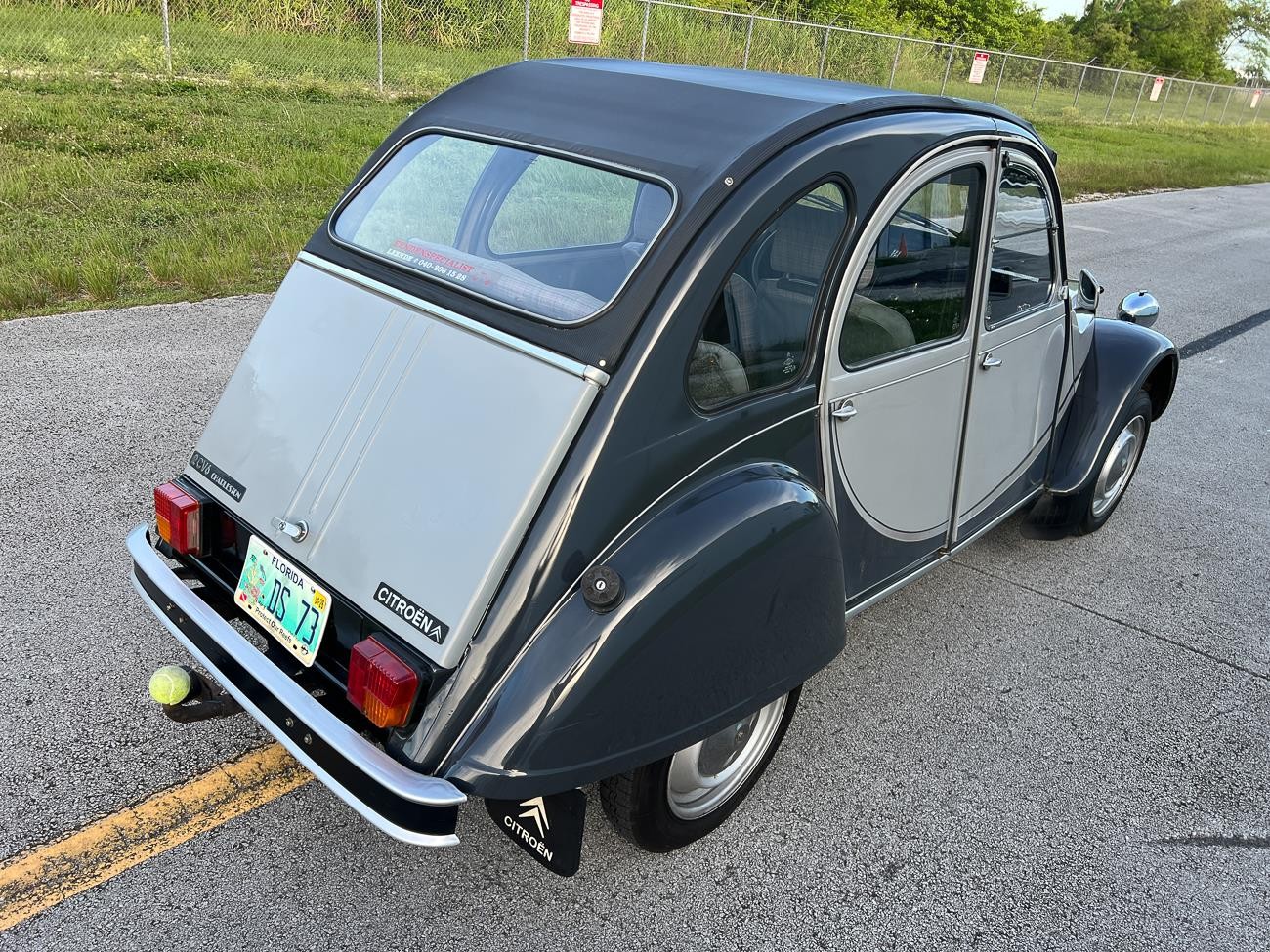 Citroen-2CV-1985-coupe-8