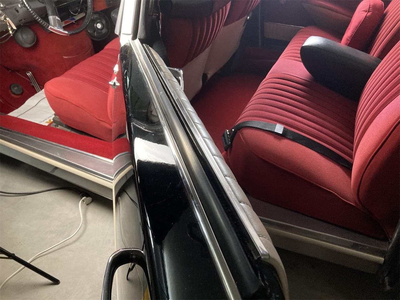 Citroen-Ds21-pallas-1971-Black-Burgundy-13
