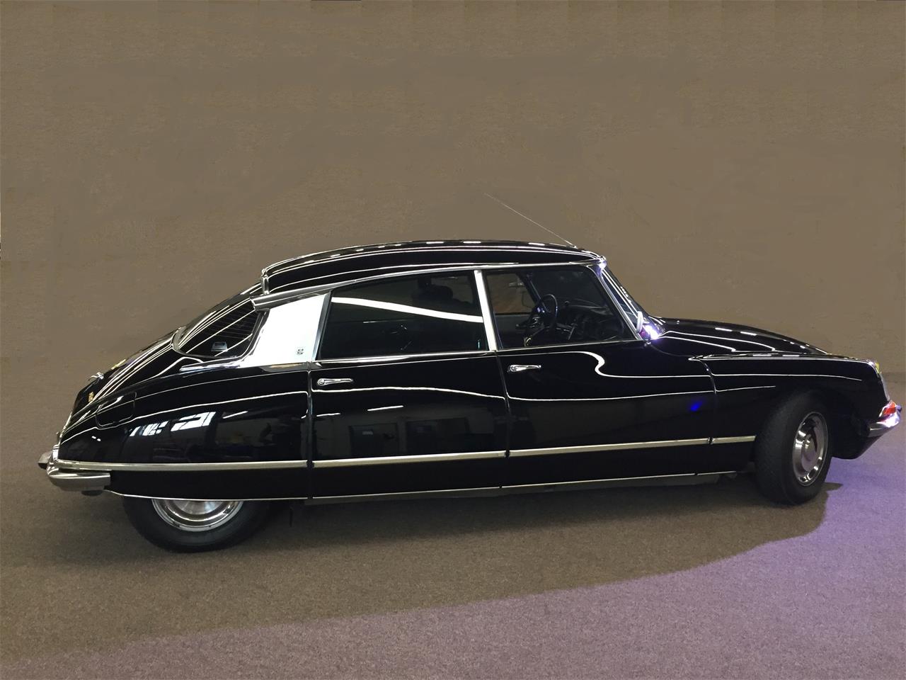Citroen-Ds21-pallas-1971-Black-Burgundy-21