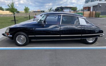 Citroen-Ds21-pallas-1971-Black-Burgundy-26