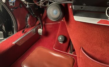 Citroen-Ds21-pallas-1971-Black-Burgundy-37