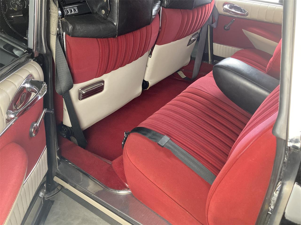 Citroen-Ds21-pallas-1971-Black-Burgundy-48