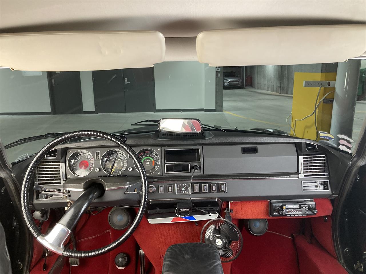 Citroen-Ds21-pallas-1971-Black-Burgundy-95