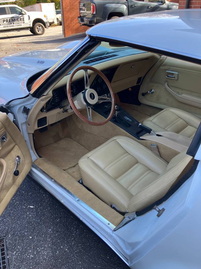 Corvette-1978-white-2