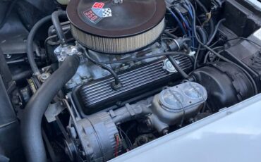Corvette-1978-white-4