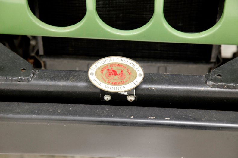 Crosley-Farm-o-road-1952-Green-Camel-Tan-25