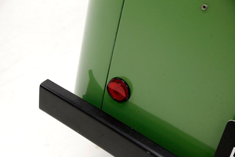Crosley-Farm-o-road-1952-Green-Camel-Tan-29