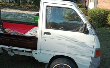 Daihatsu-hijet-1991-white-1